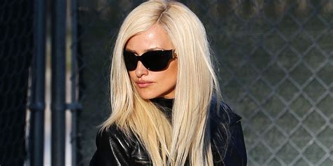 penelope cruz versace|How Penelope Cruz Got into Character for Donatella Versace.